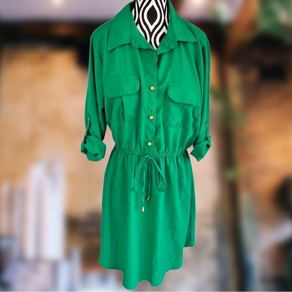 great shape🎉 MPH Collection, Emerald green buttoned belted dress, size S or 4 - Picture 2 of 7